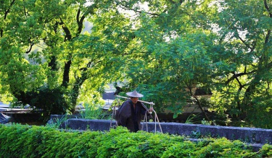 大城市生活的女孩